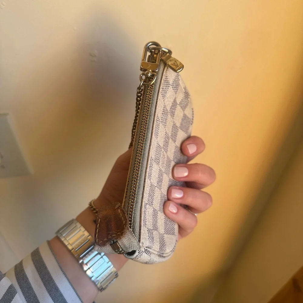 LOUIS VUITTON Damier Azur Mini Pochette - Picture 8 of 10